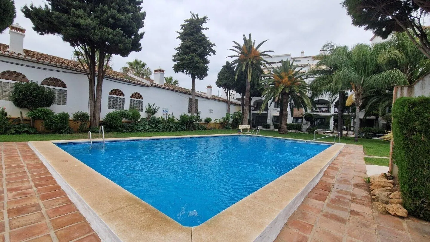 Gerenoveerde benedenwoning met garage in Puebla Lucía, centrum Fuengirola – 1/16