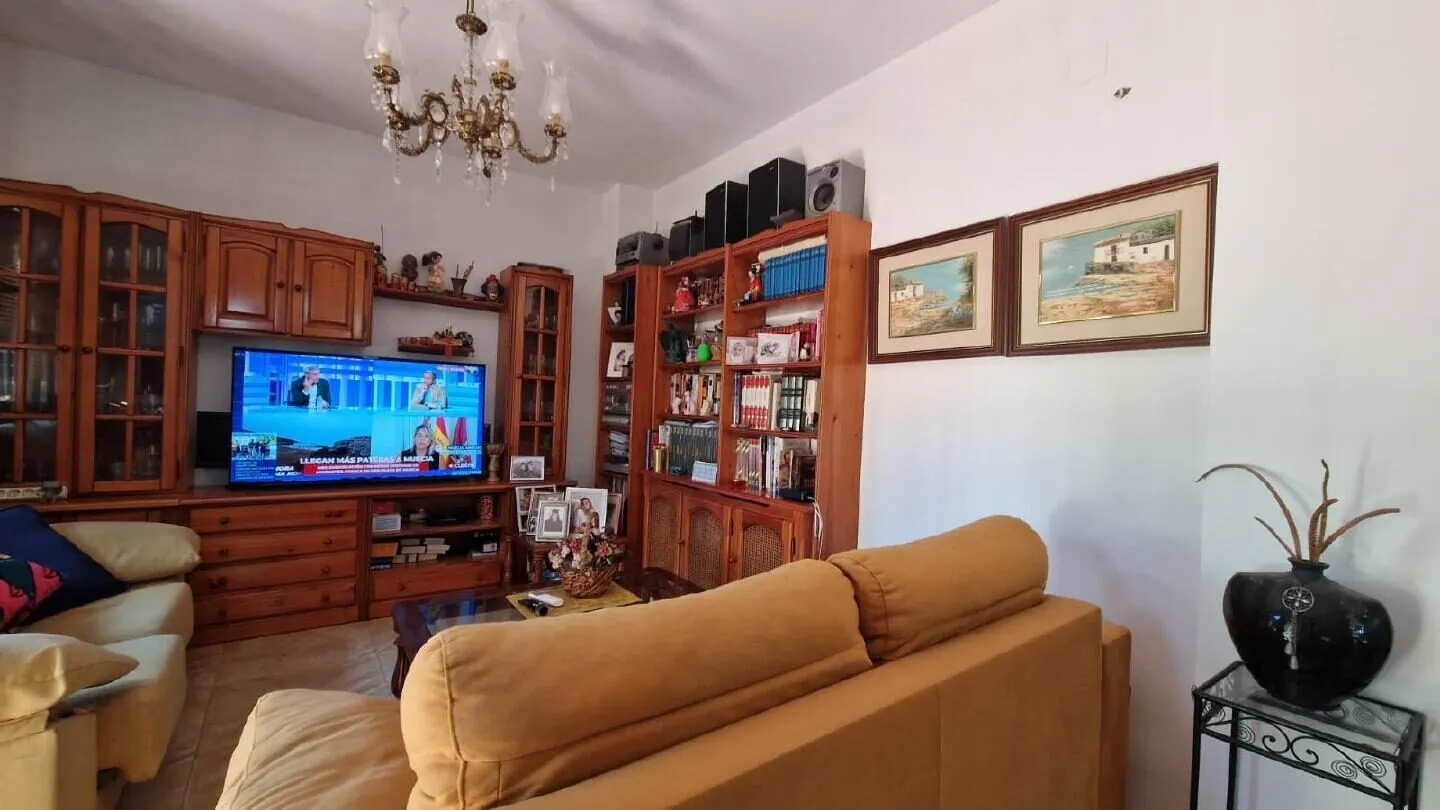 Gerenoveerde benedenwoning met garage in Puebla Lucía, centrum Fuengirola – 10/16