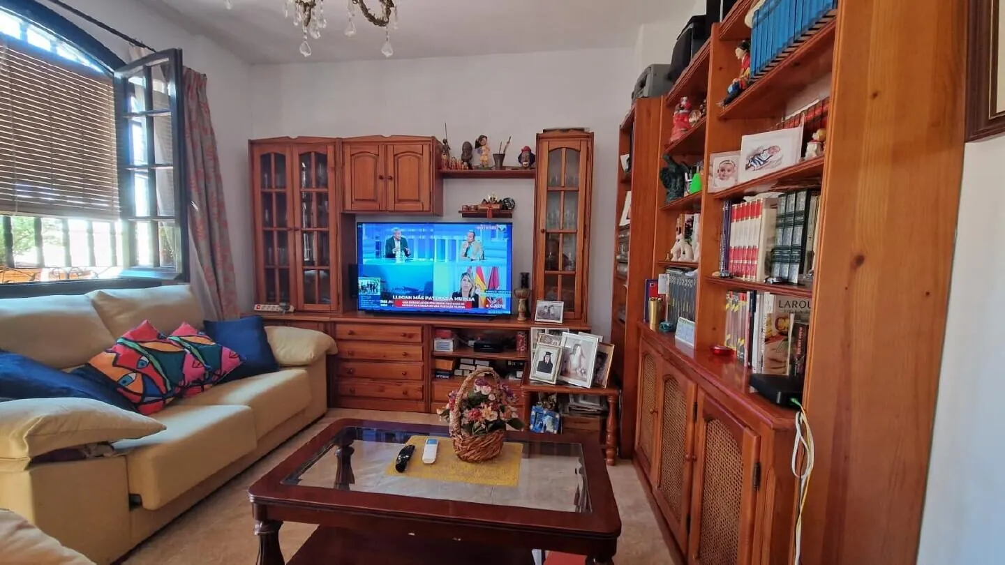 Gerenoveerde benedenwoning met garage in Puebla Lucía, centrum Fuengirola – 11/16