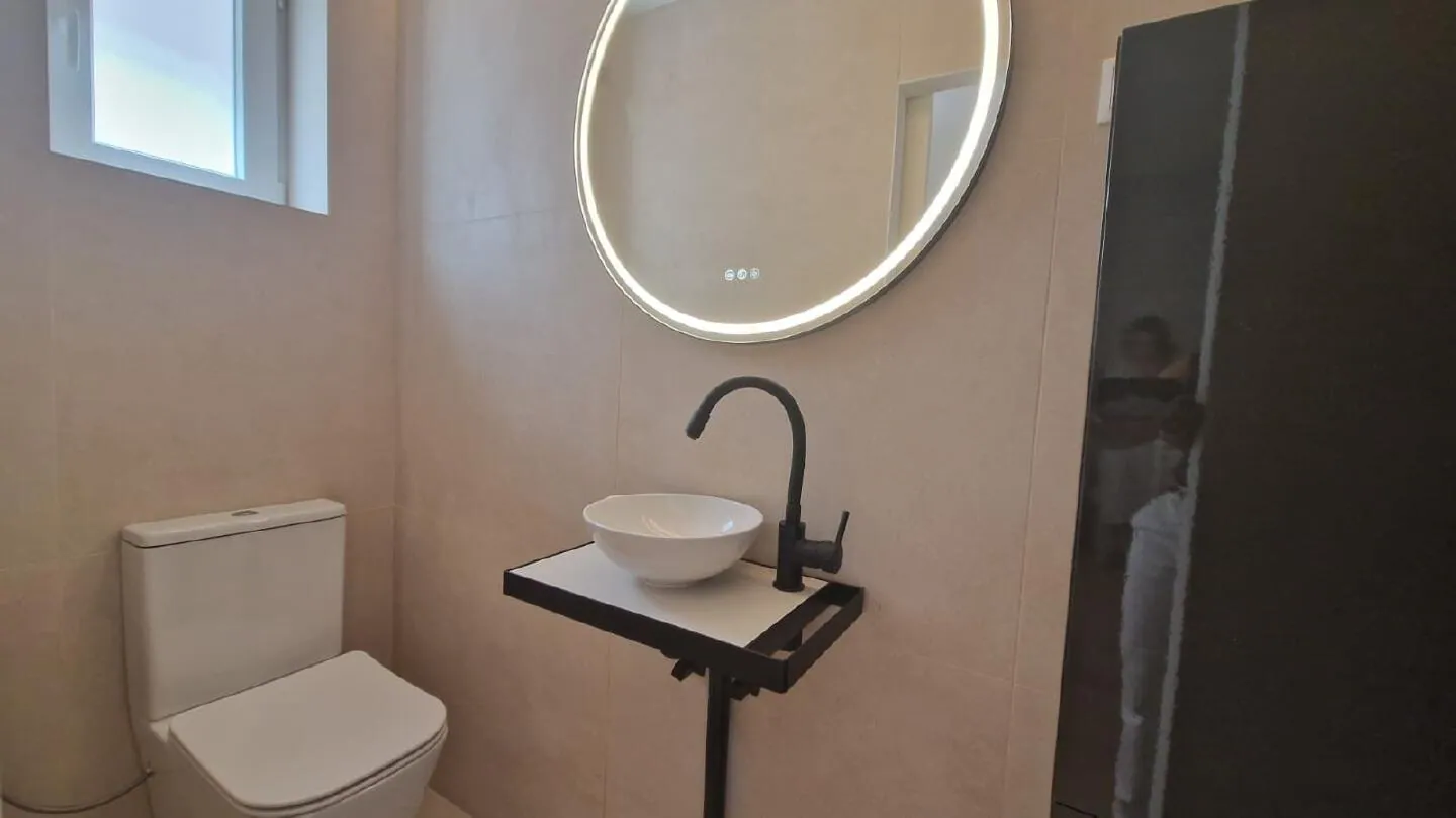 Gerenoveerd appartement met lift aan de Plaza de Uncibay, centrum Málaga – 15/16