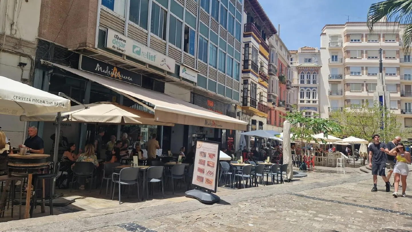 Gerenoveerd appartement met lift aan de Plaza de Uncibay, centrum Málaga – 16/16