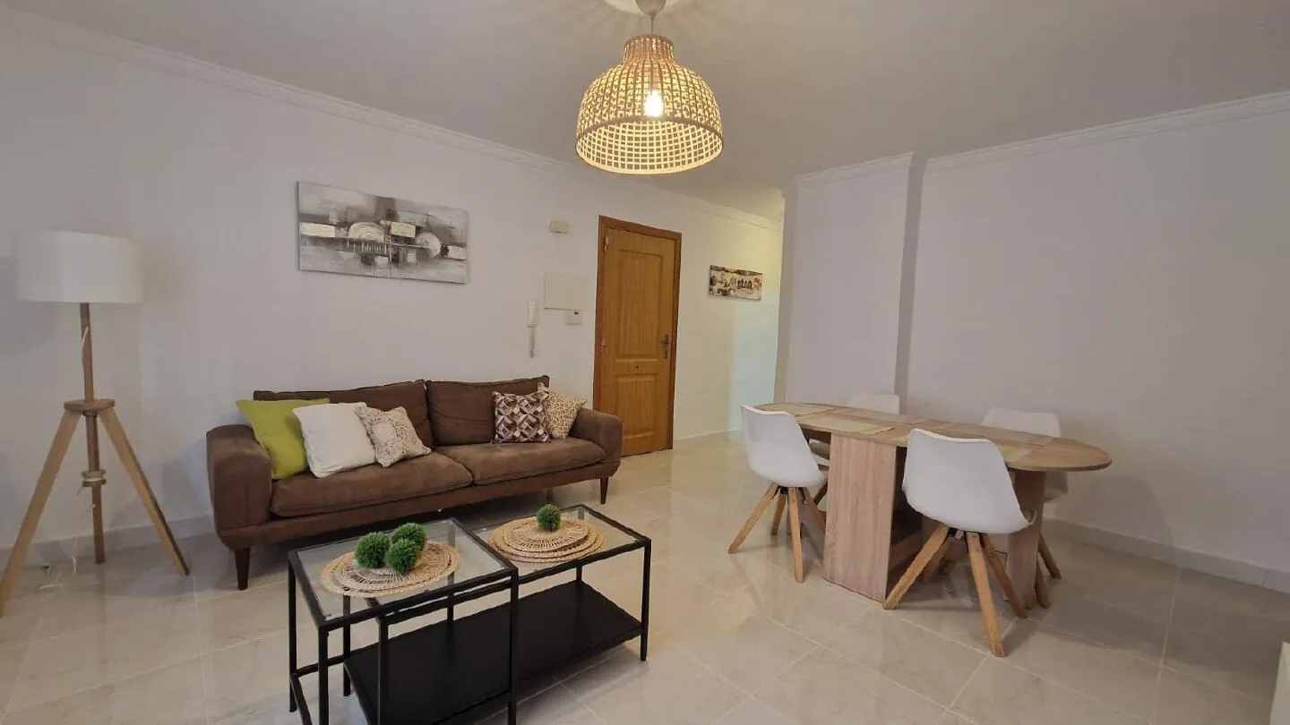 Gerenoveerde benedenwoning met toeristische licentie in Las Lagunas de Mijas – 3/16