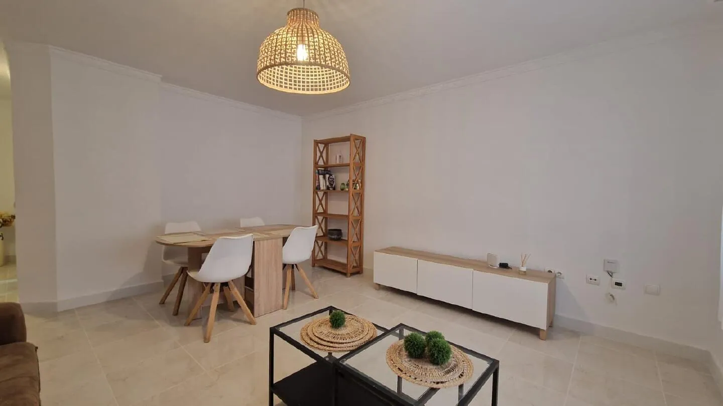 Gerenoveerde benedenwoning met toeristische licentie in Las Lagunas de Mijas – 7/16