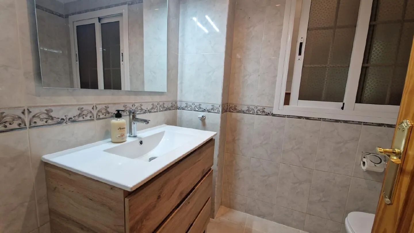Gerenoveerde benedenwoning met toeristische licentie in Las Lagunas de Mijas – 12/16