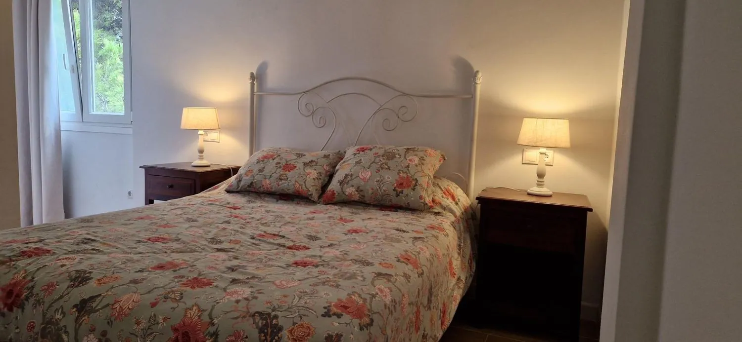 Appartement met zeezicht en toeristische licentie in El Juncal, Mijas Costa – 8/16