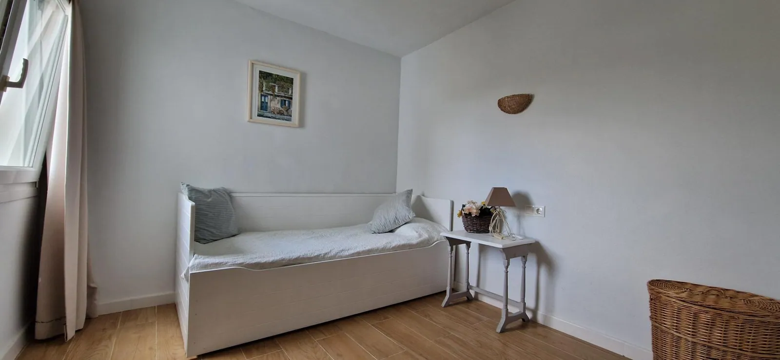 Appartement met zeezicht en toeristische licentie in El Juncal, Mijas Costa – 10/16