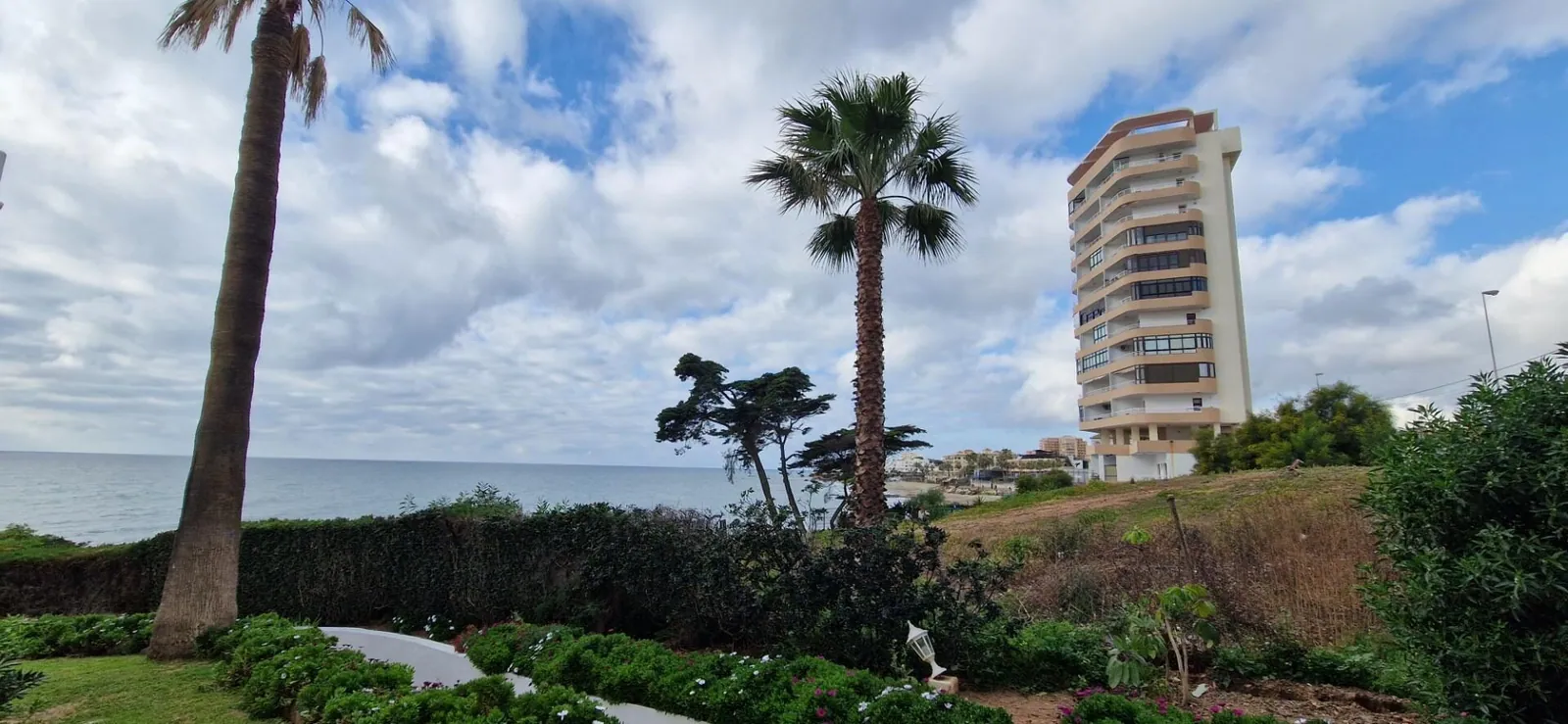Appartement met zeezicht en toeristische licentie in El Juncal, Mijas Costa – 11/16
